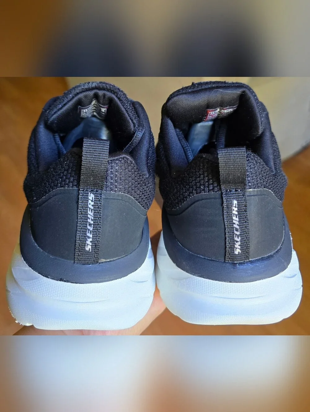 SZ 7.5 Women's SKECHERS D'LUX ULTRA Premium Cushioning 'Black'